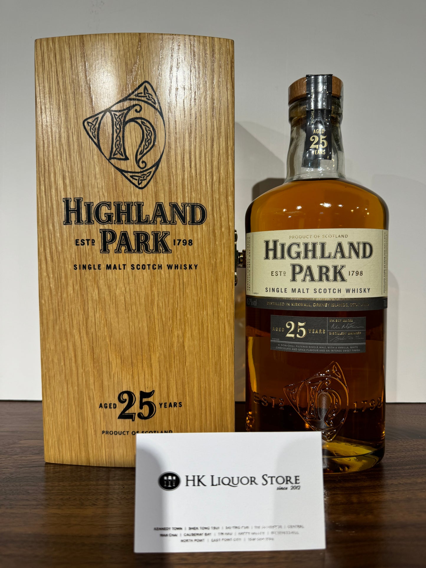 Highland Park 25 Wood box 45.7%